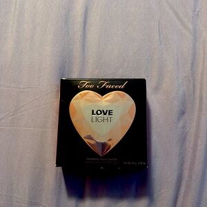 Too Faced Lovelight Highlighter Ray of Light